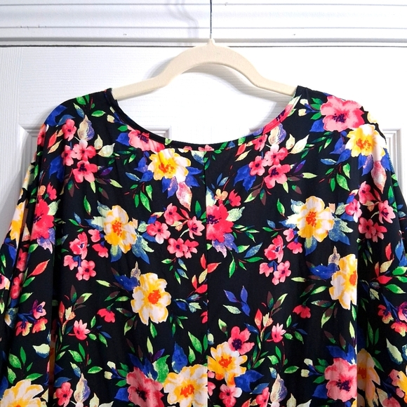Bright Night Blooms Top Haptics By Designer Holly Harper Ruffle Sleeve Plus Size - Picture 10 of 14